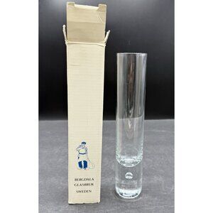 Vintage Swedish Bergdala Glasbruk Scandinavian Glass Vase Air Bubble Base